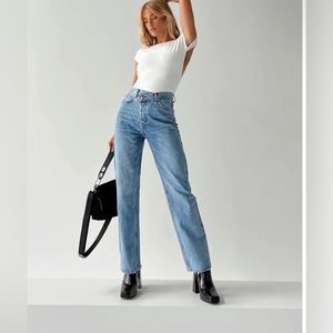🌻Princess Polly ASYMMETRIC STRAIGHT LEG JEAN LIGHT WASH DENIM